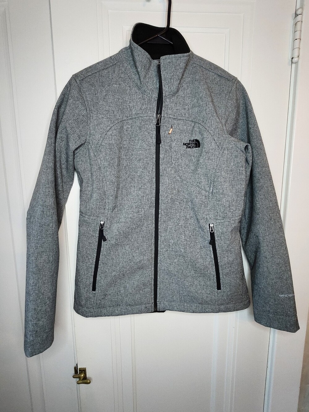 The North Face WindWall Softshell Jacket Womens M Gray Full Zip Regular Fit